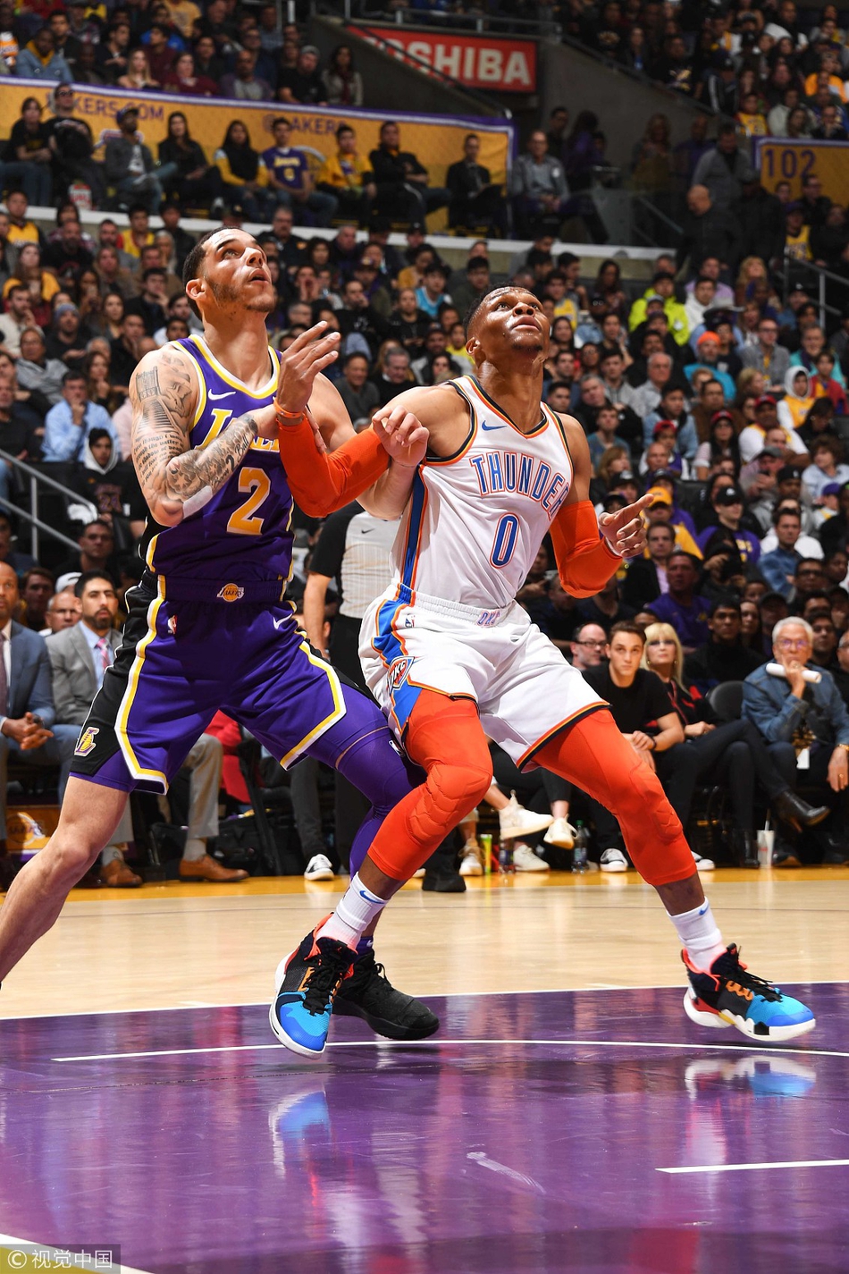 理解事件背 理解事件背